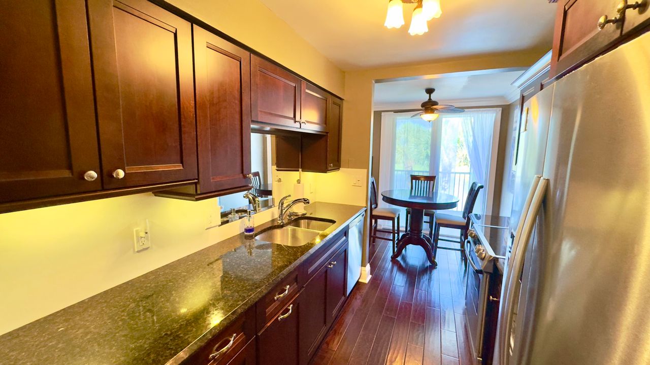 На продажу: $365,000 (2 спален, 2 ванн, 1414 Квадратных фут)