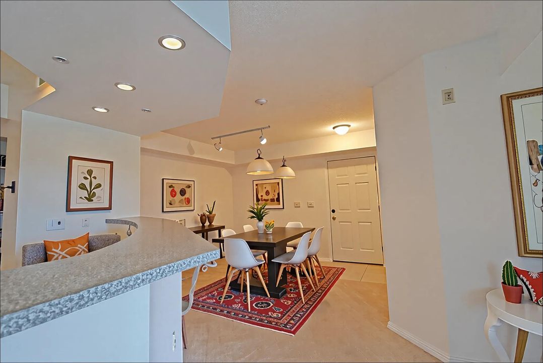 Под контрактом: $204,900 (2 спален, 2 ванн, 1065 Квадратных фут)