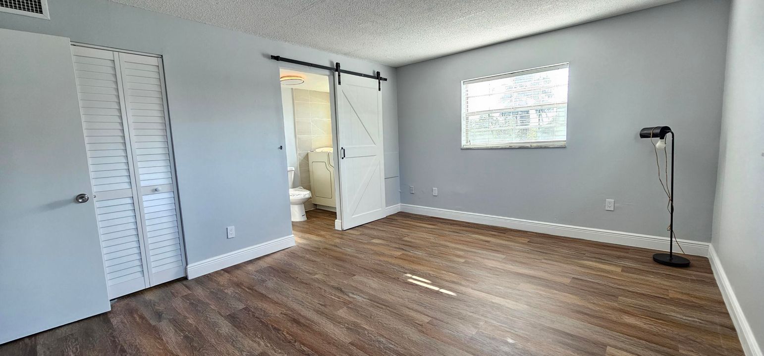 Active With Contract: $119,000 (2 beds, 2 baths, 1088 Square Feet)