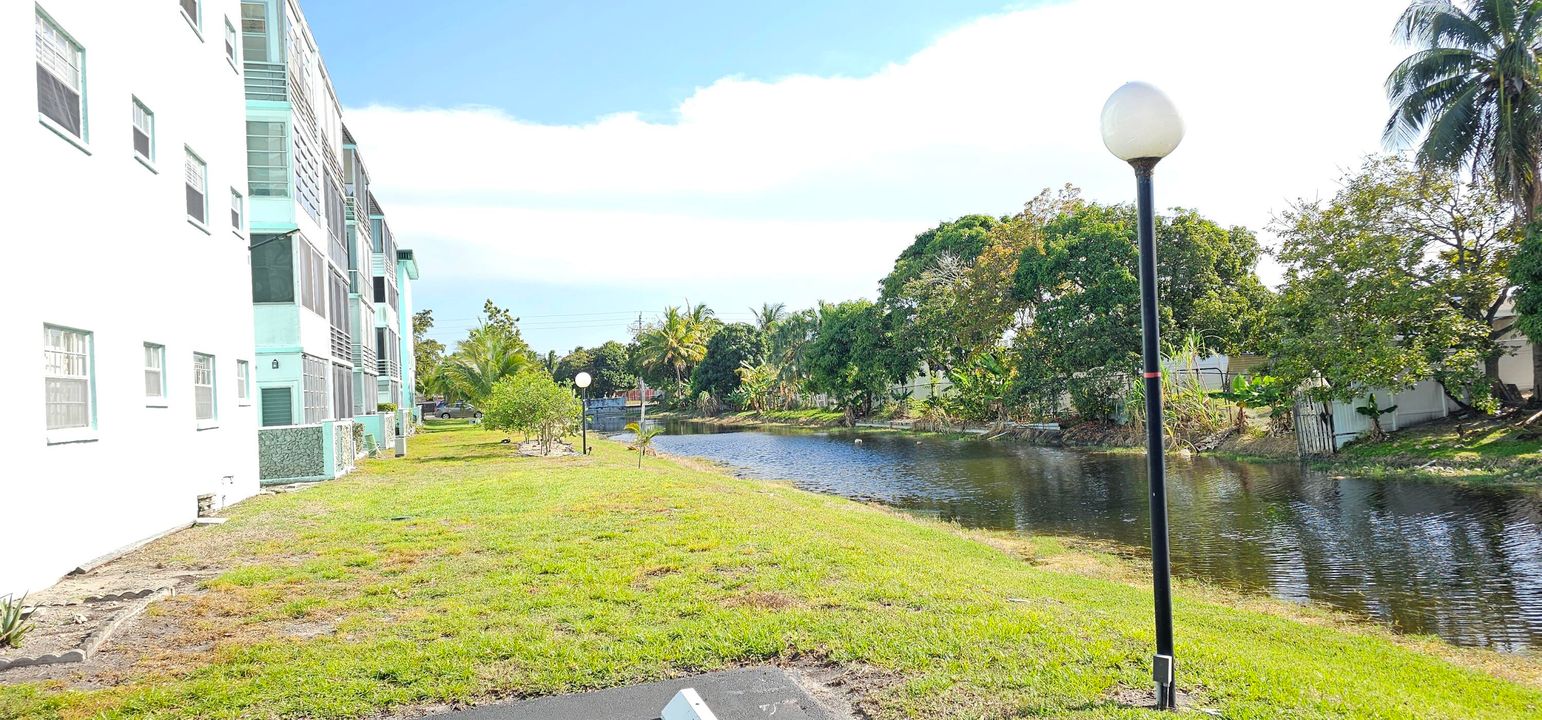 Active With Contract: $119,000 (2 beds, 2 baths, 1088 Square Feet)