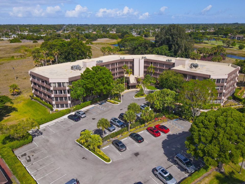 Recently Sold: $250,000 (3 beds, 2 baths, 2035 Square Feet)