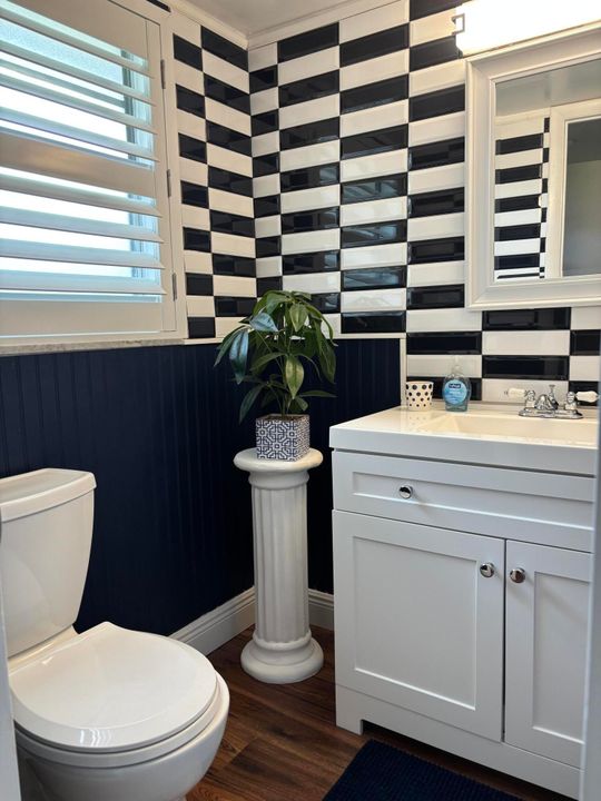 Active With Contract: $169,000 (1 beds, 1 baths, 660 Square Feet)