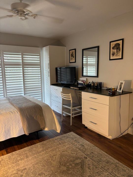 Active With Contract: $169,000 (1 beds, 1 baths, 660 Square Feet)