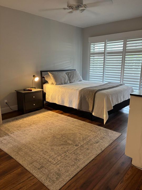 Active With Contract: $169,000 (1 beds, 1 baths, 660 Square Feet)