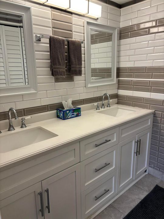 Active With Contract: $169,000 (1 beds, 1 baths, 660 Square Feet)