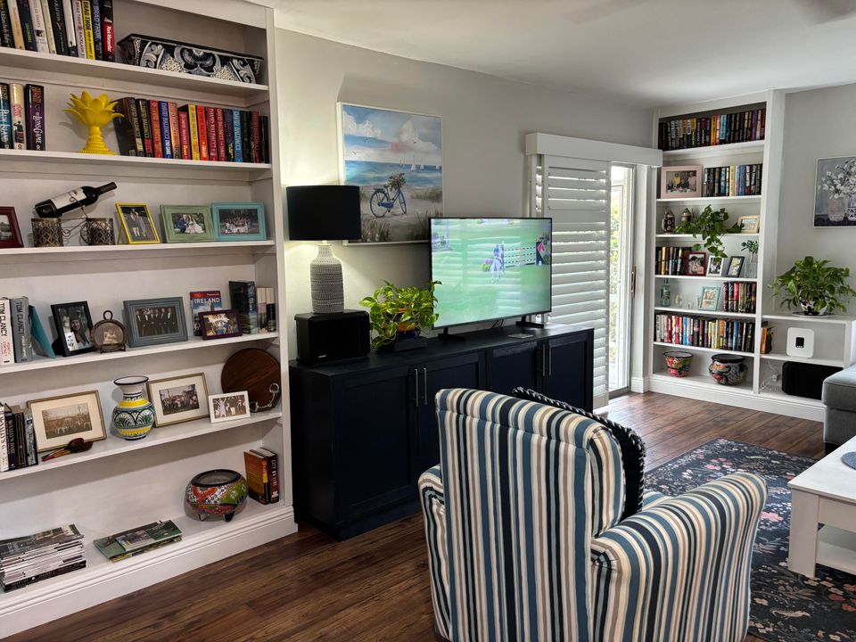 Active With Contract: $169,000 (1 beds, 1 baths, 660 Square Feet)