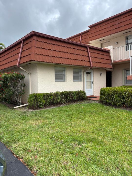 Active With Contract: $169,000 (1 beds, 1 baths, 660 Square Feet)