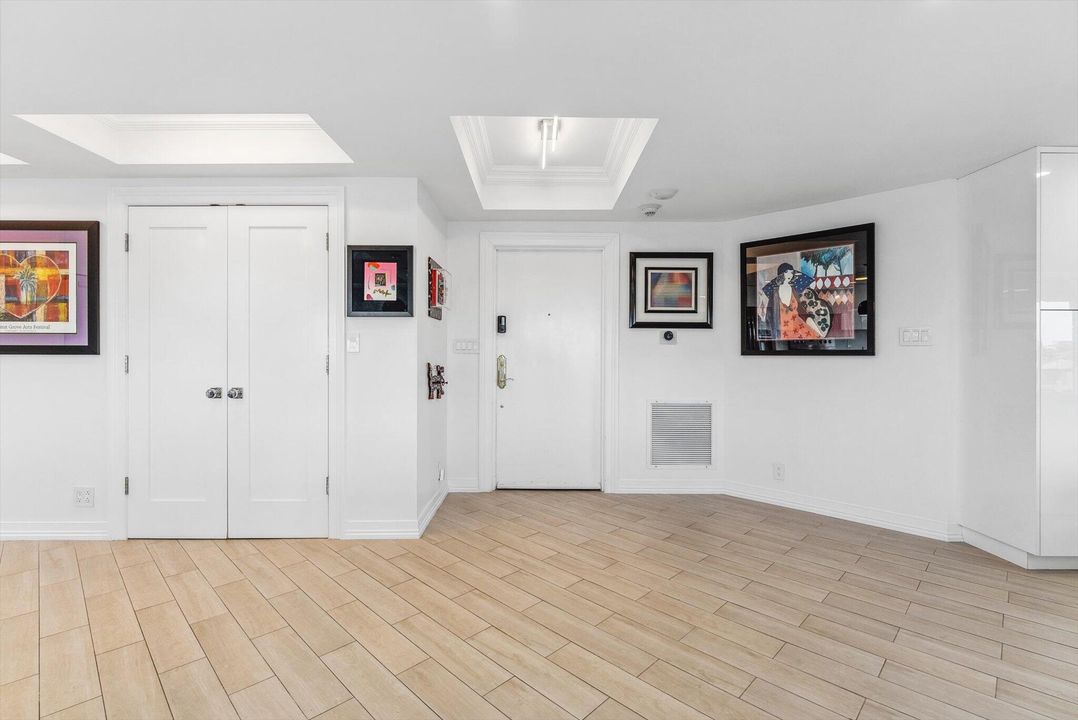 Active With Contract: $1,400,000 (2 beds, 2 baths, 1729 Square Feet)