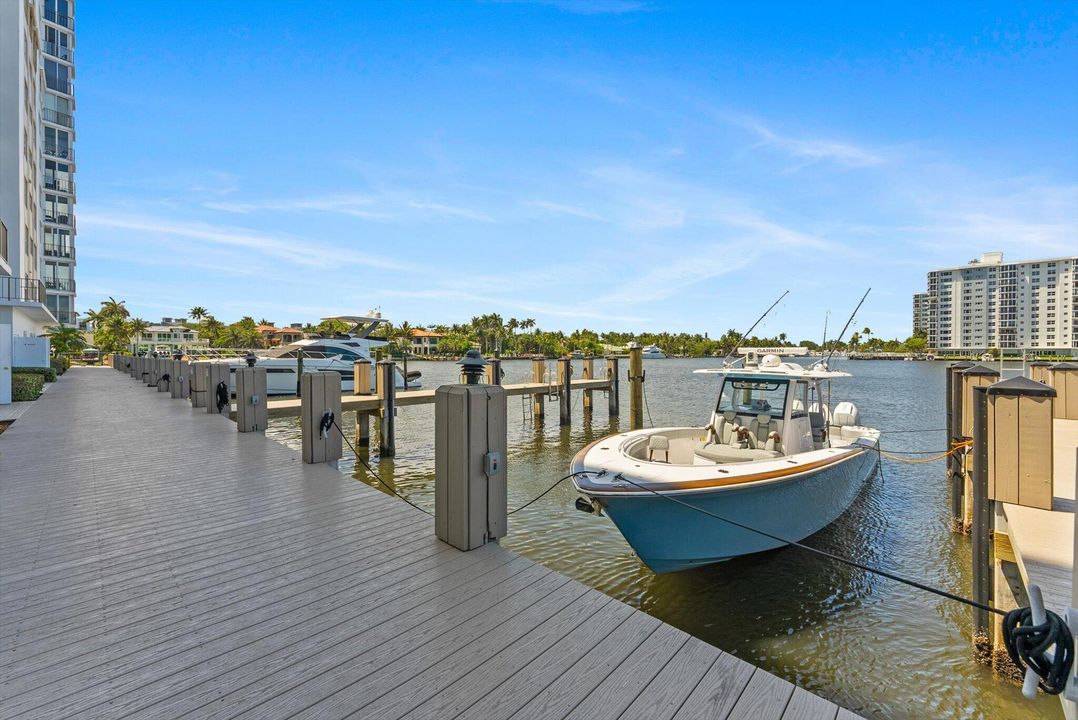 Active With Contract: $1,400,000 (2 beds, 2 baths, 1729 Square Feet)