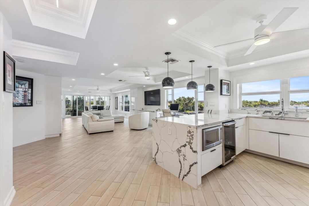 Active With Contract: $1,400,000 (2 beds, 2 baths, 1729 Square Feet)