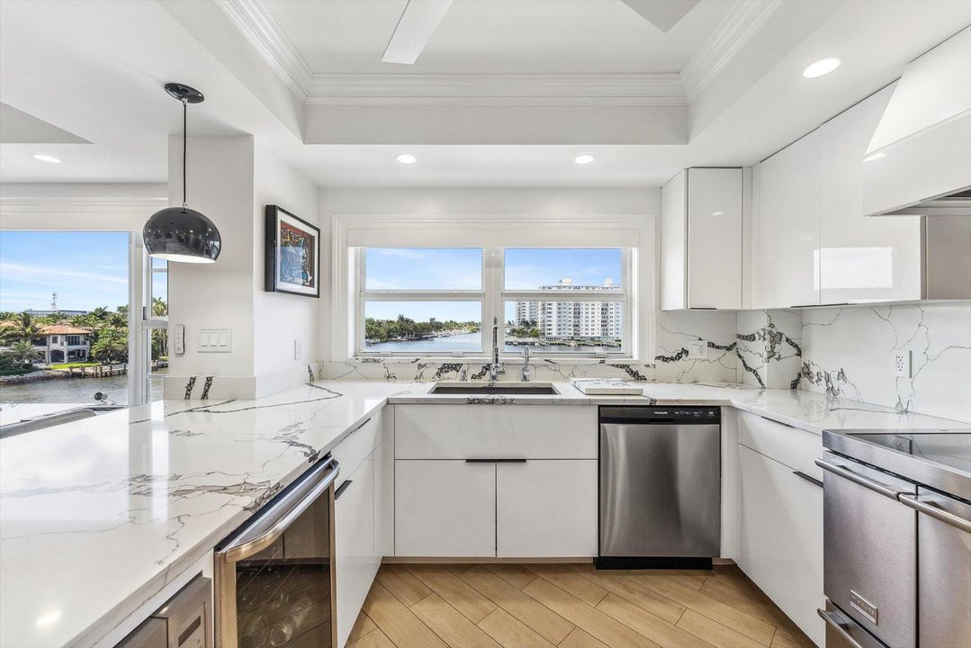 Active With Contract: $1,400,000 (2 beds, 2 baths, 1729 Square Feet)