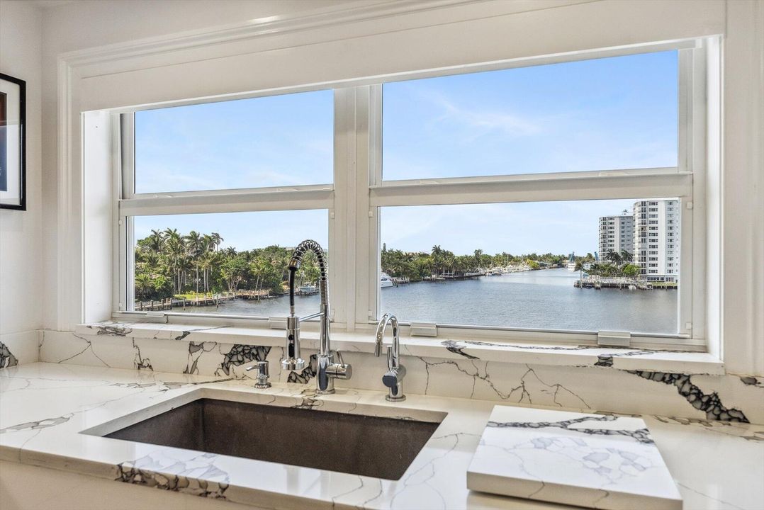 Active With Contract: $1,400,000 (2 beds, 2 baths, 1729 Square Feet)