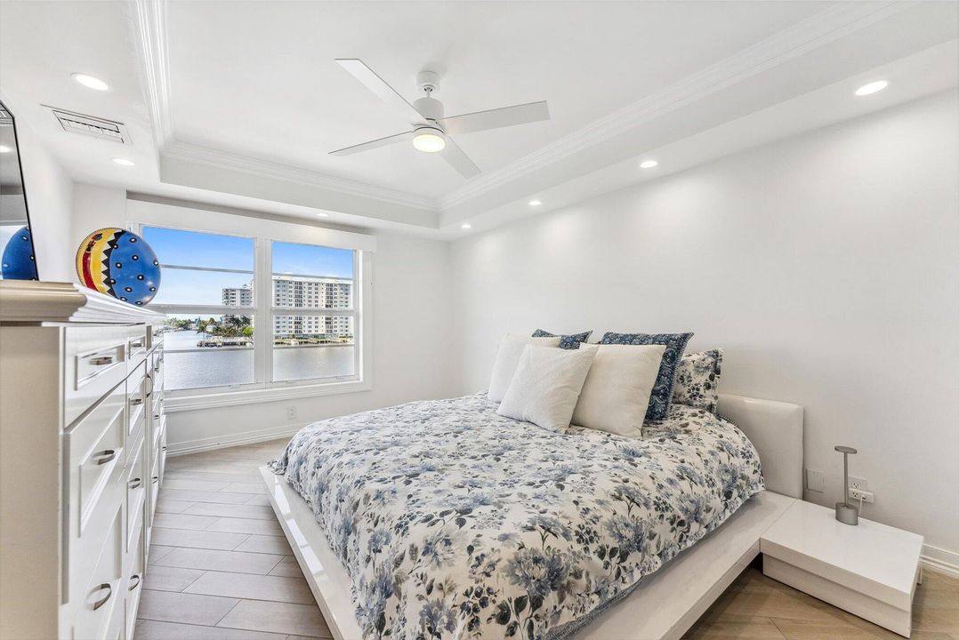 Active With Contract: $1,400,000 (2 beds, 2 baths, 1729 Square Feet)