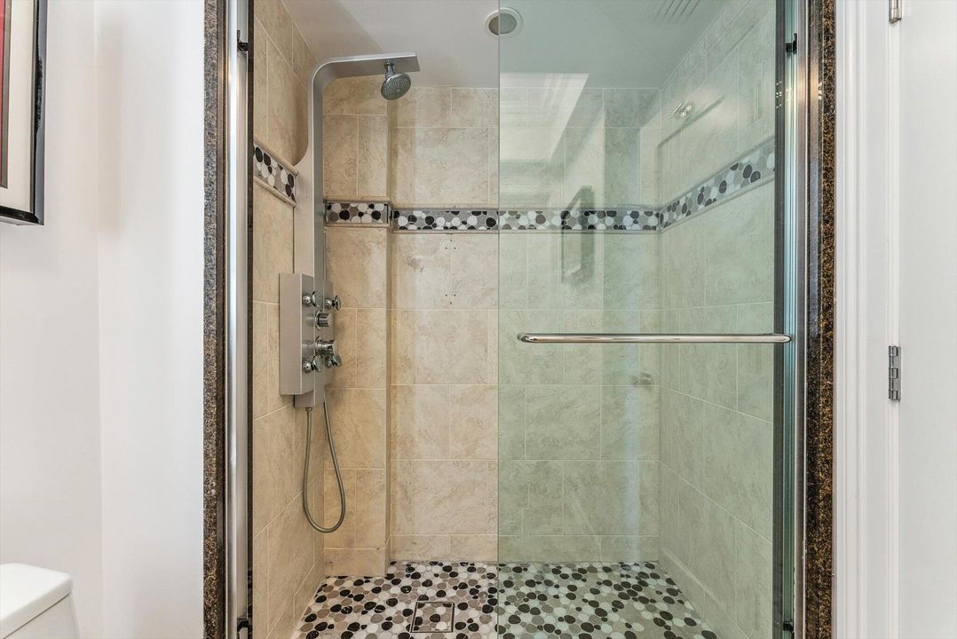 Active With Contract: $1,400,000 (2 beds, 2 baths, 1729 Square Feet)