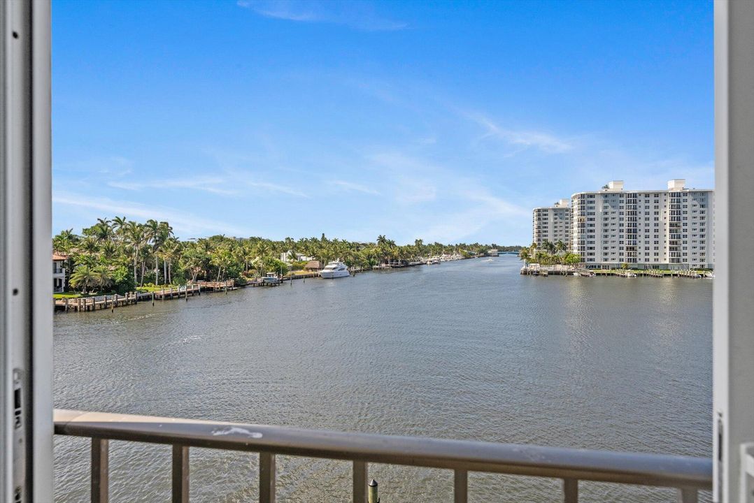 Active With Contract: $1,400,000 (2 beds, 2 baths, 1729 Square Feet)