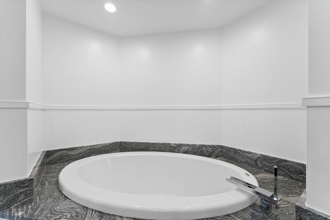 Active With Contract: $1,400,000 (2 beds, 2 baths, 1729 Square Feet)