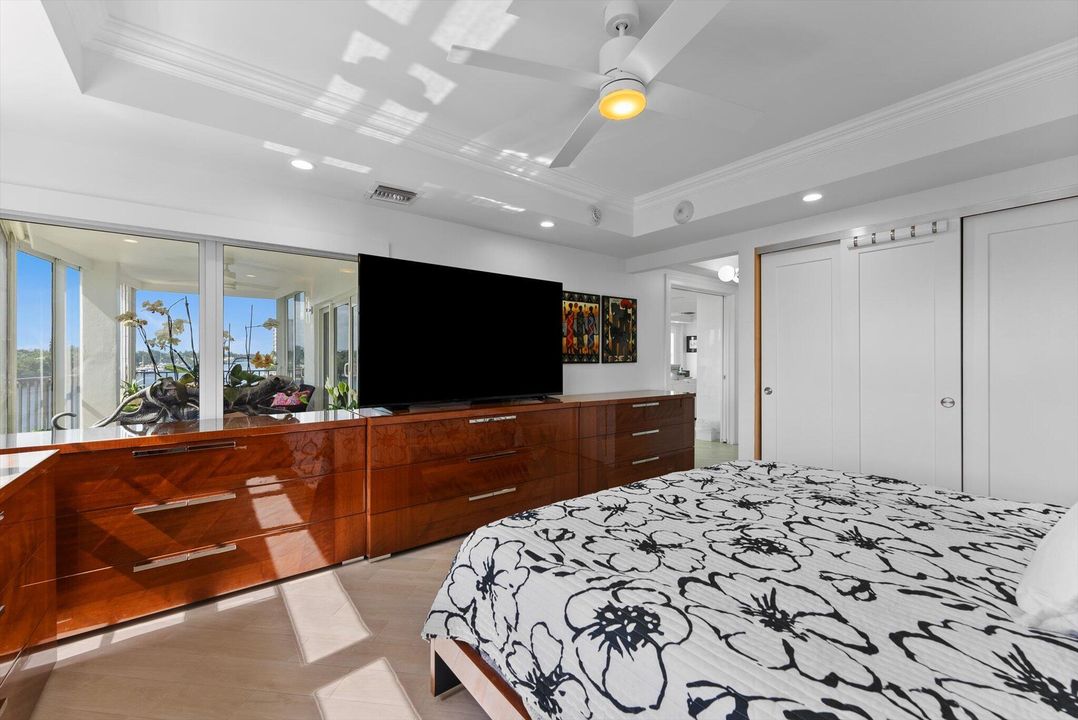 Active With Contract: $1,400,000 (2 beds, 2 baths, 1729 Square Feet)