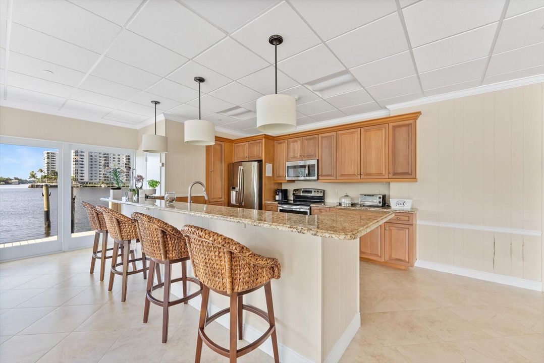 Active With Contract: $1,400,000 (2 beds, 2 baths, 1729 Square Feet)