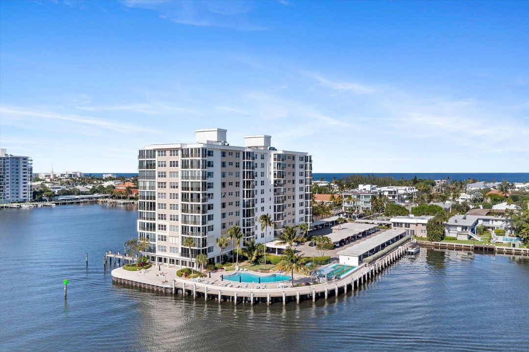 Active With Contract: $1,400,000 (2 beds, 2 baths, 1729 Square Feet)