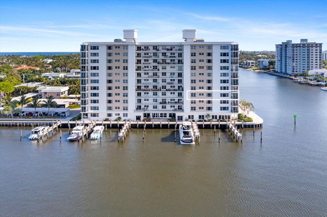 Active With Contract: $1,400,000 (2 beds, 2 baths, 1729 Square Feet)