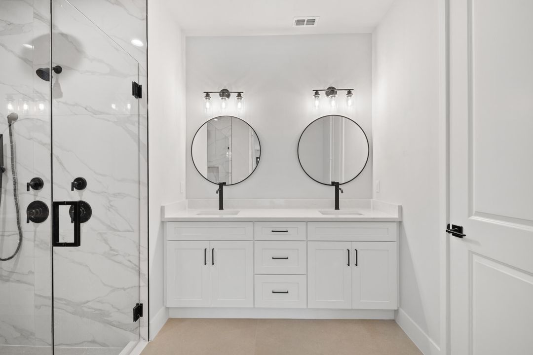 合同活跃: $745,000 (4 贝兹, 2 浴室, 2125 平方英尺)