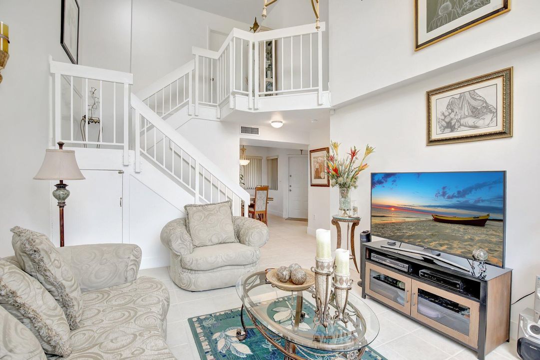 For Sale: $374,900 (3 beds, 2 baths, 1240 Square Feet)