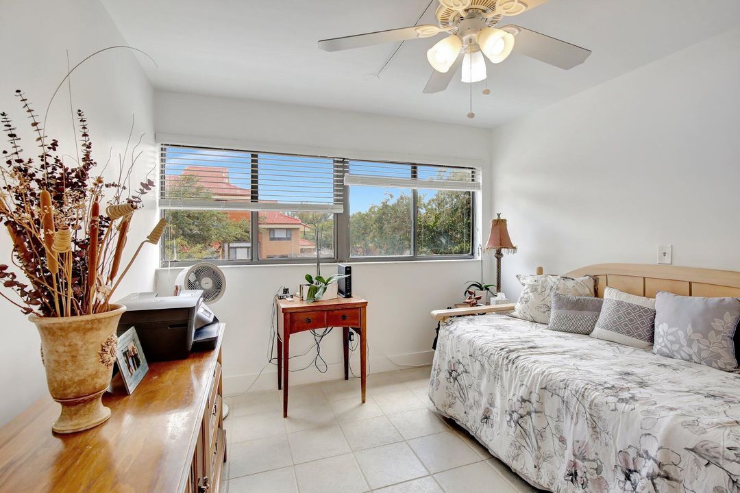 For Sale: $374,900 (3 beds, 2 baths, 1240 Square Feet)