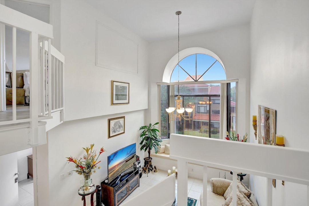 For Sale: $374,900 (3 beds, 2 baths, 1240 Square Feet)