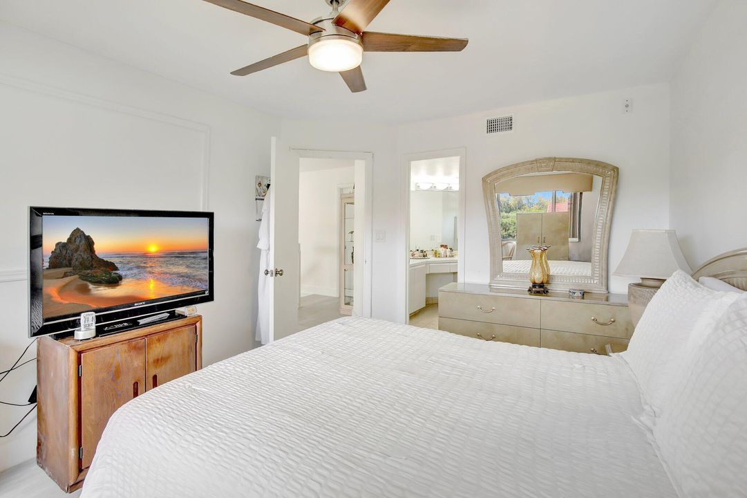 For Sale: $374,900 (3 beds, 2 baths, 1240 Square Feet)