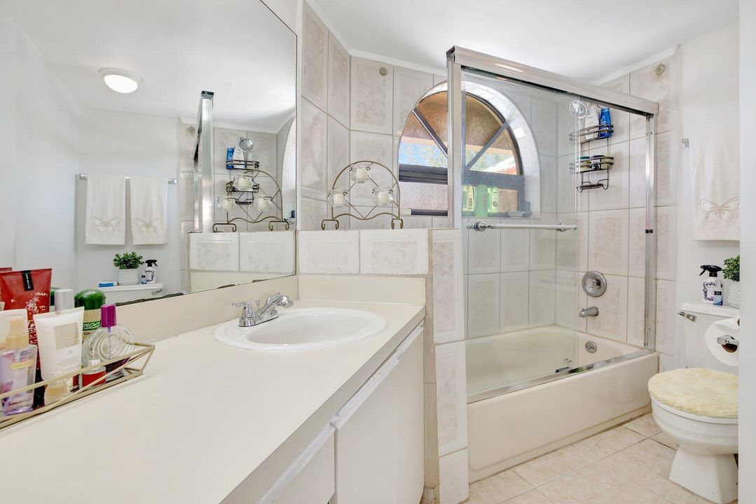 For Sale: $374,900 (3 beds, 2 baths, 1240 Square Feet)