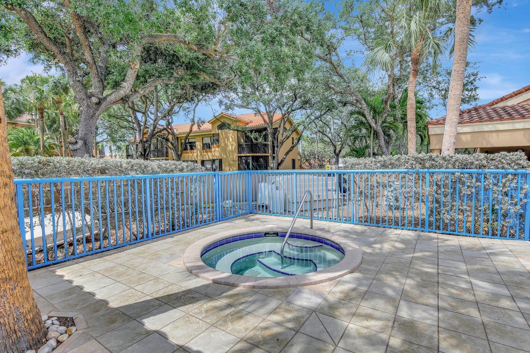 For Sale: $374,900 (3 beds, 2 baths, 1240 Square Feet)