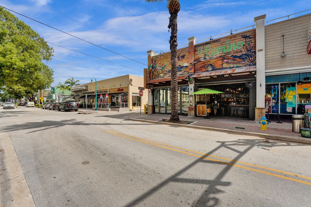 Под контрактом: $15,000 (2 спален, 2 ванн, 1886 Квадратных фут)