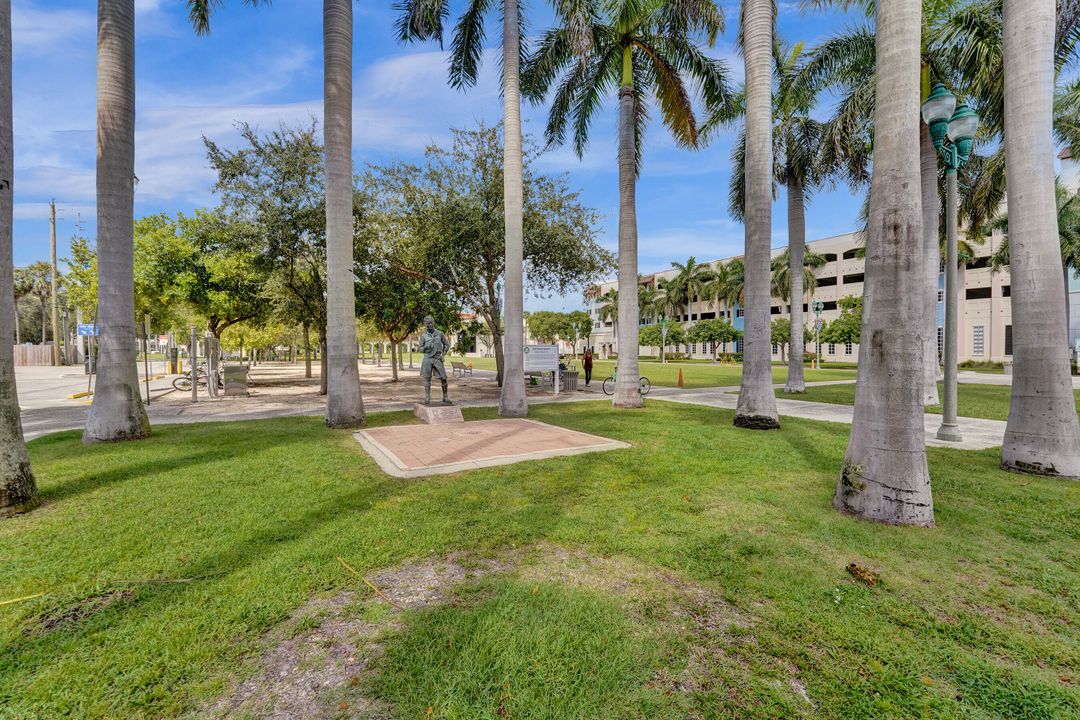 Под контрактом: $15,000 (2 спален, 2 ванн, 1886 Квадратных фут)