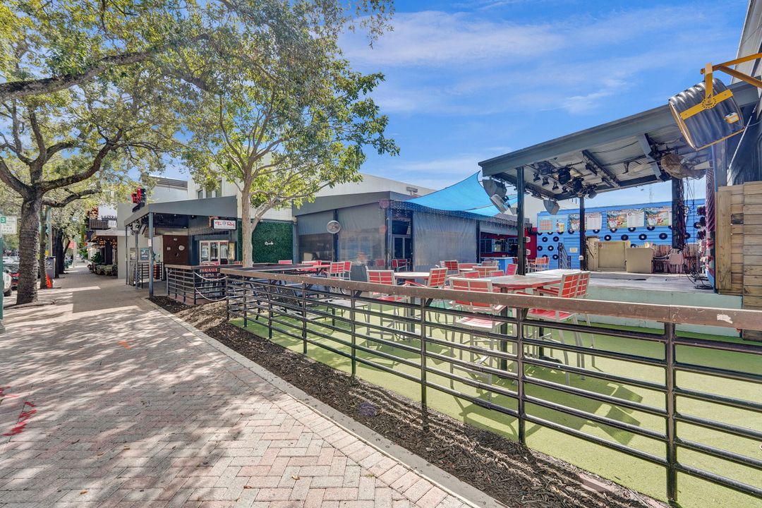 Под контрактом: $15,000 (2 спален, 2 ванн, 1886 Квадратных фут)