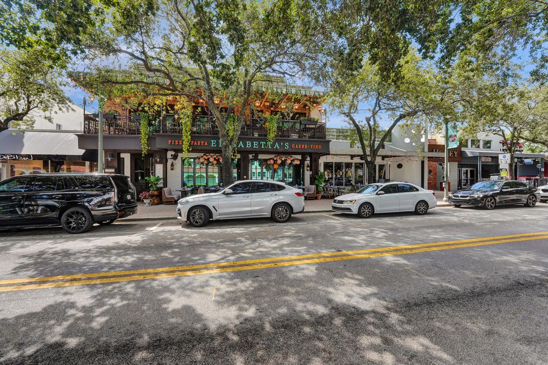 Под контрактом: $15,000 (2 спален, 2 ванн, 1886 Квадратных фут)