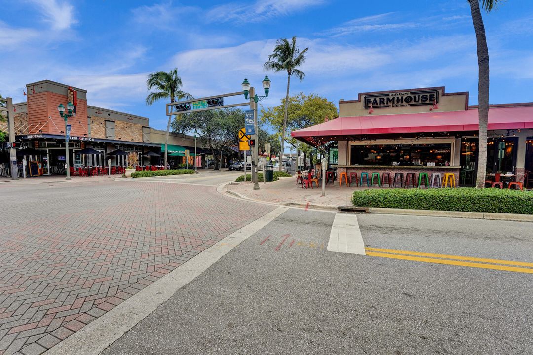 Под контрактом: $15,000 (2 спален, 2 ванн, 1886 Квадратных фут)