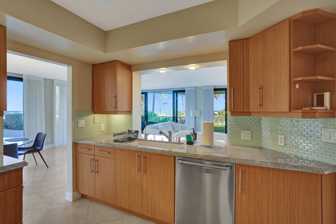 Под контрактом: $15,000 (2 спален, 2 ванн, 1886 Квадратных фут)