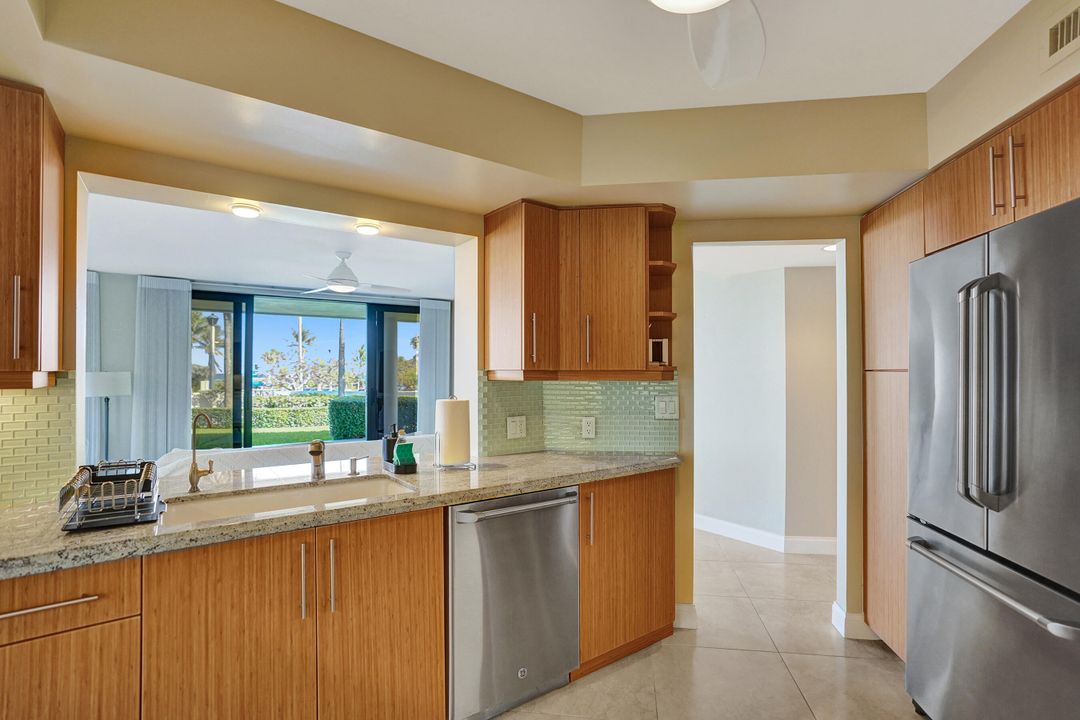 Под контрактом: $15,000 (2 спален, 2 ванн, 1886 Квадратных фут)