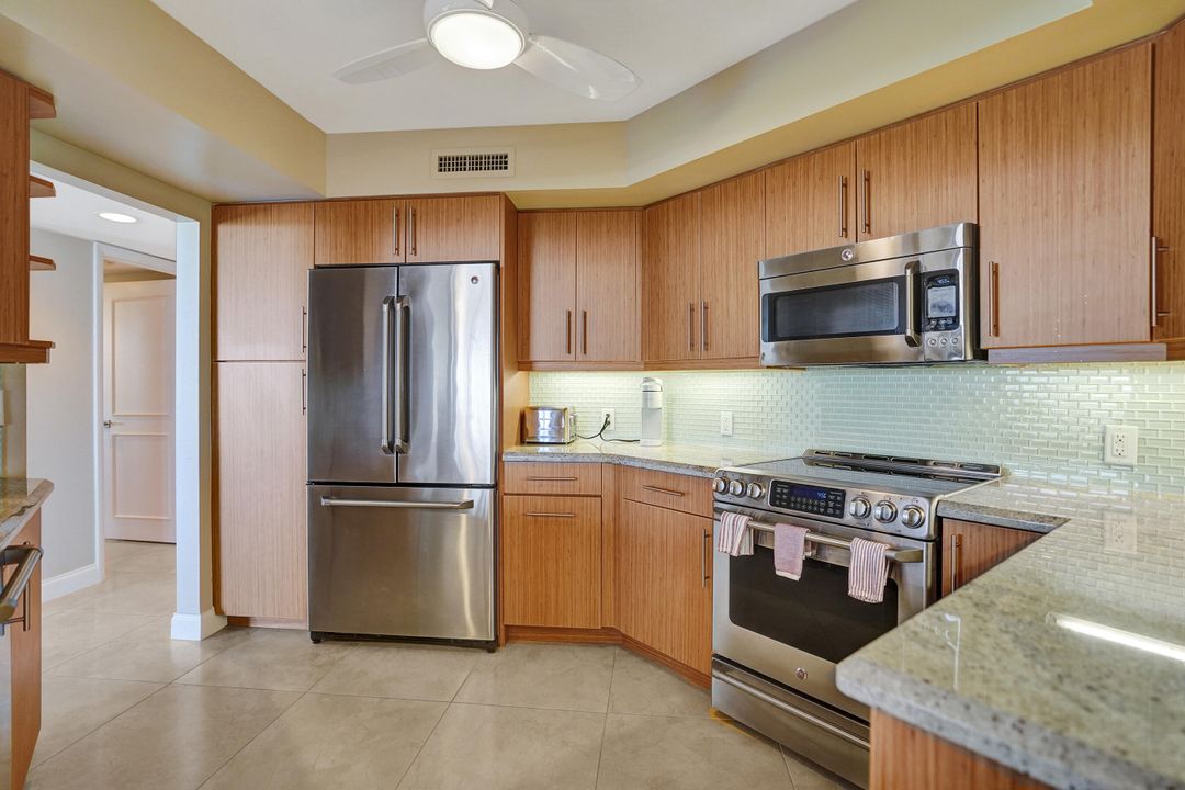 Под контрактом: $15,000 (2 спален, 2 ванн, 1886 Квадратных фут)