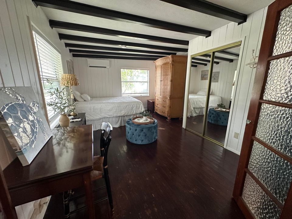 For Rent: $4,750 (3 beds, 2 baths, 2054 Square Feet)