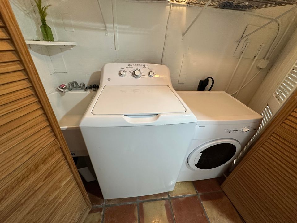 For Rent: $4,750 (3 beds, 2 baths, 2054 Square Feet)