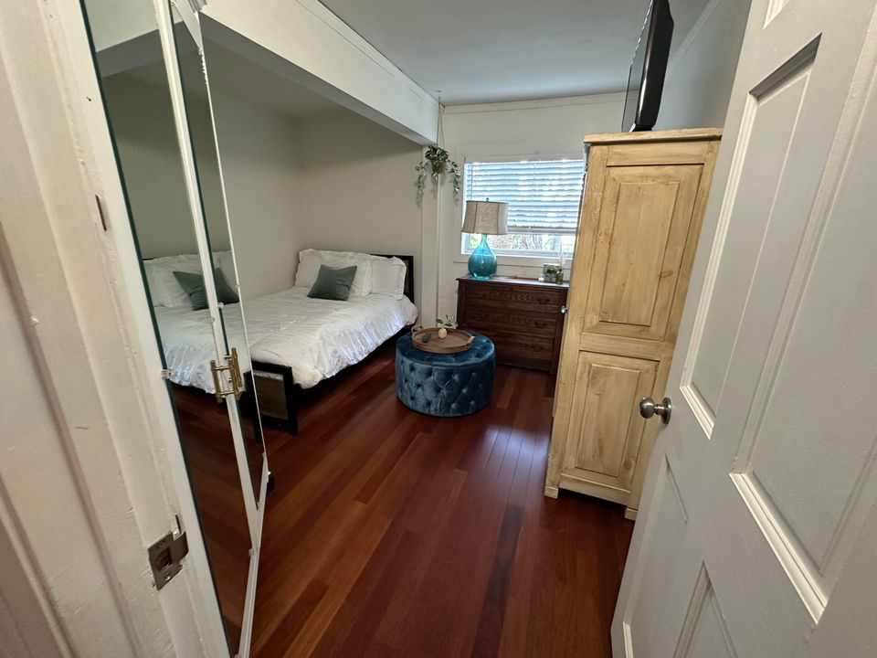 For Rent: $4,750 (3 beds, 2 baths, 2054 Square Feet)