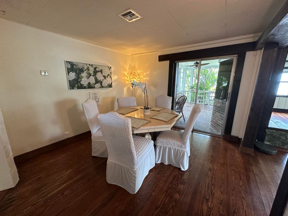 For Rent: $4,750 (3 beds, 2 baths, 2054 Square Feet)