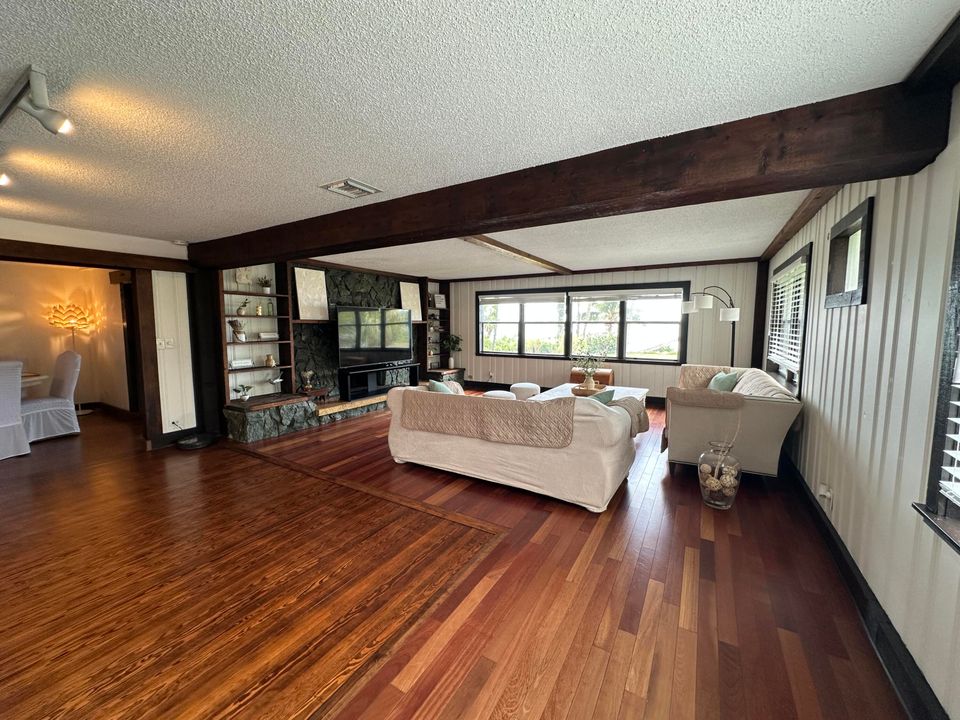 For Rent: $4,750 (3 beds, 2 baths, 2054 Square Feet)