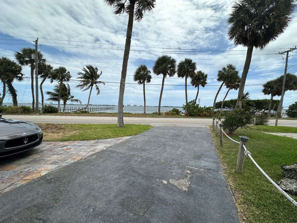 For Rent: $4,750 (3 beds, 2 baths, 2054 Square Feet)