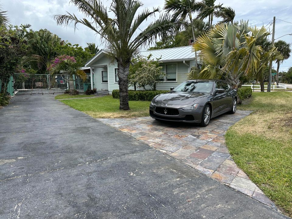 For Rent: $4,750 (3 beds, 2 baths, 2054 Square Feet)