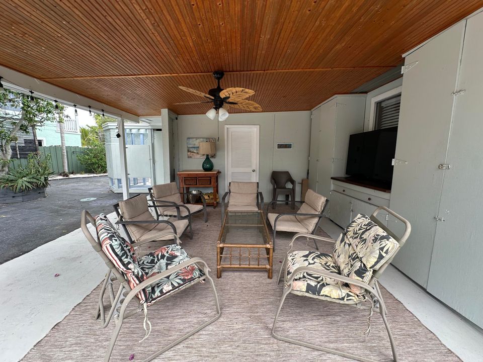 For Rent: $4,750 (3 beds, 2 baths, 2054 Square Feet)