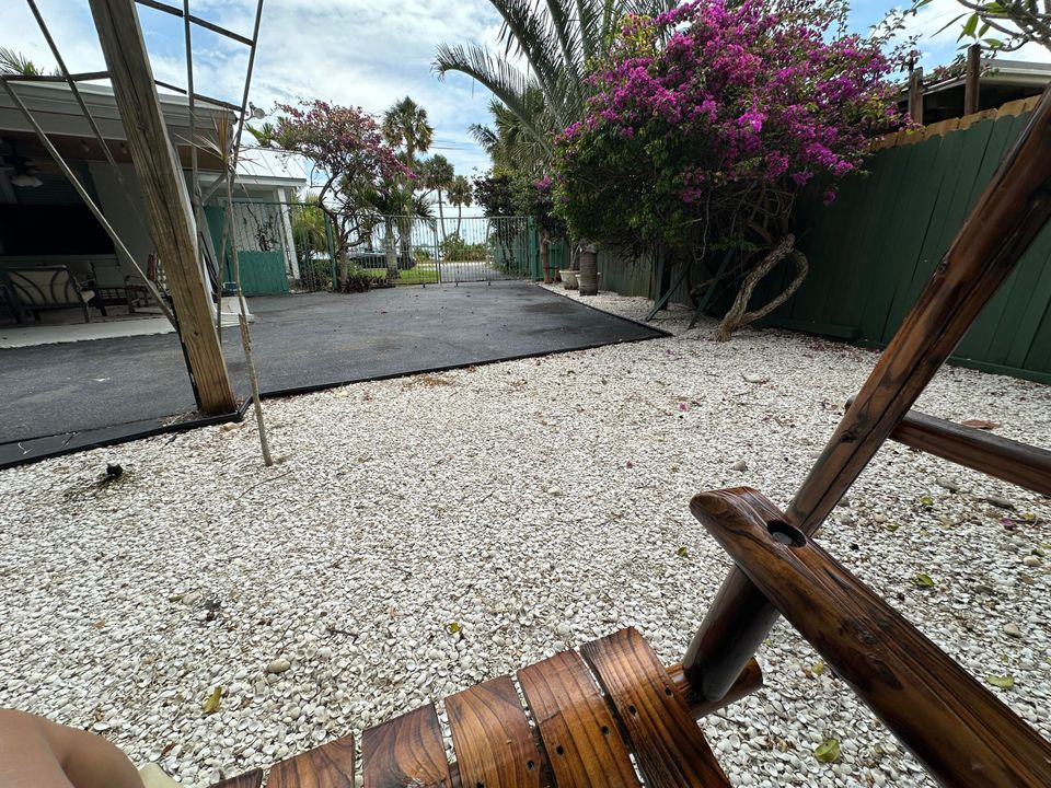 For Rent: $4,750 (3 beds, 2 baths, 2054 Square Feet)