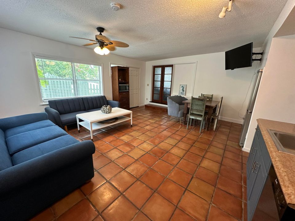 For Rent: $4,750 (3 beds, 2 baths, 2054 Square Feet)