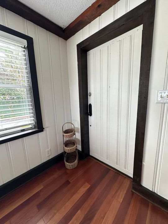 For Rent: $4,750 (3 beds, 2 baths, 2054 Square Feet)